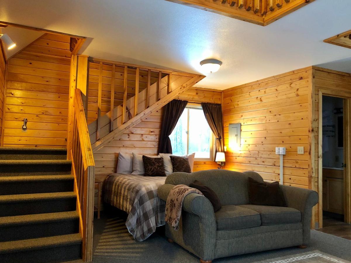 Susitna River Lodging, Riverside Holiday home